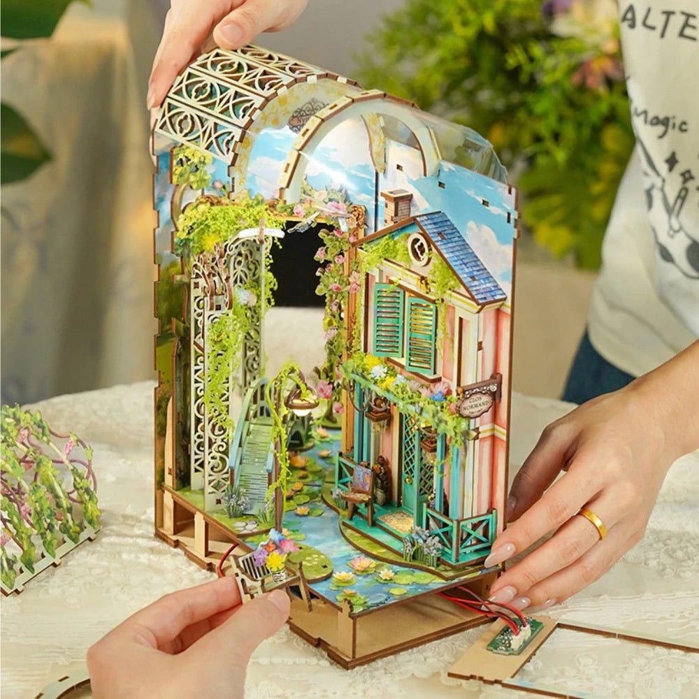 Giverny Garden DIY book nook kit, detail view 4